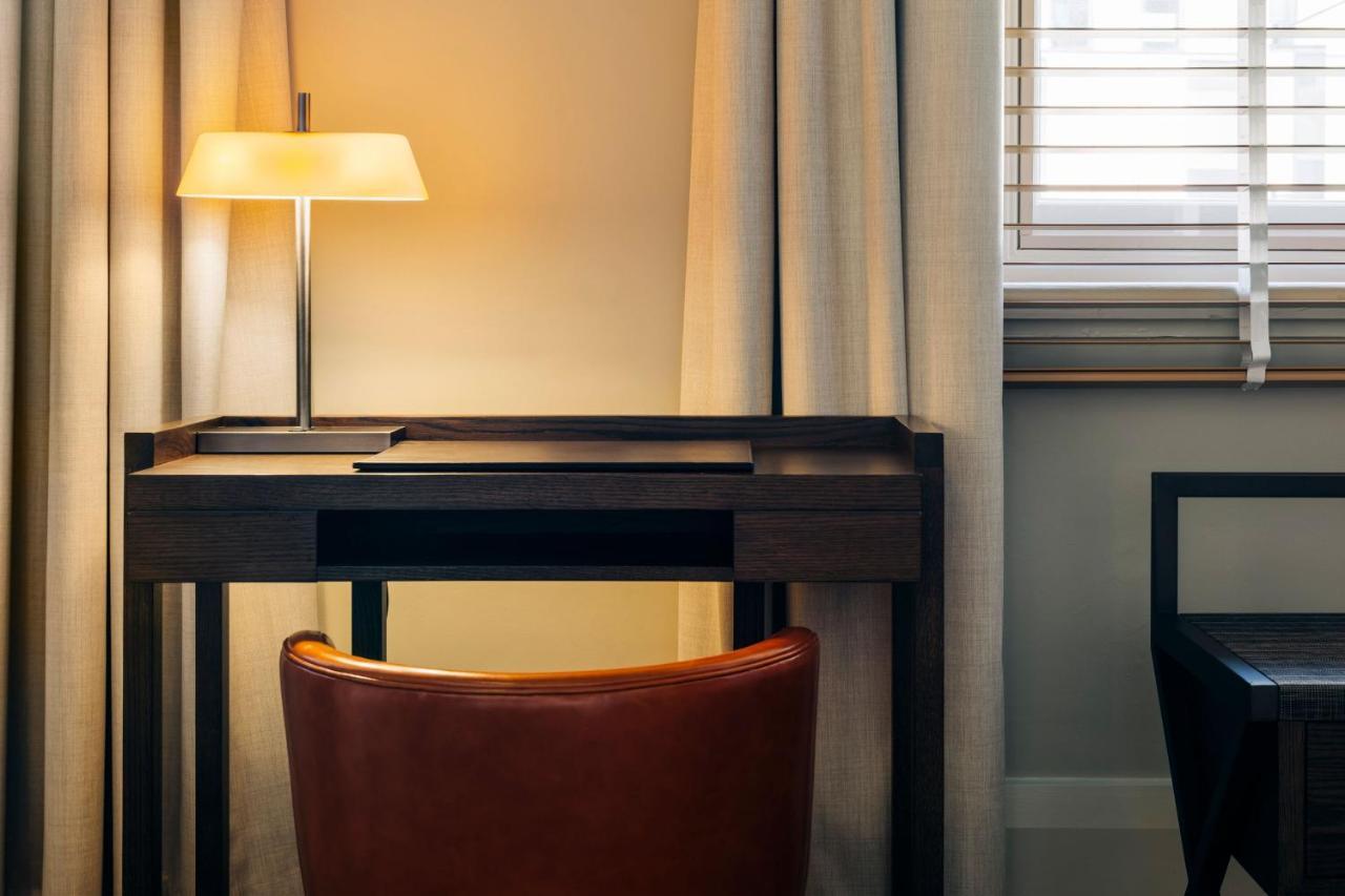The Tasman, A Luxury Collection Hotel, Hobart Exterior foto A table lamp