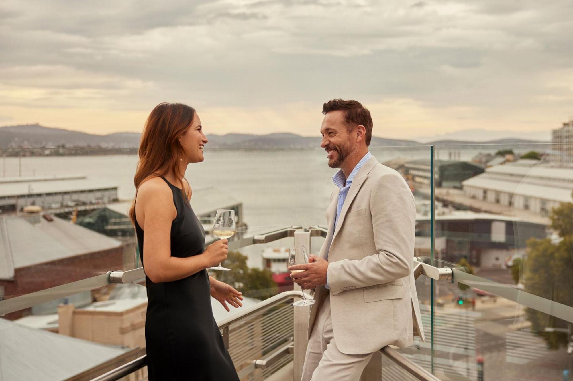 The Tasman, A Luxury Collection Hotel, Hobart Exterior foto The rooftop bar at the Crowne Plaza Hotel
